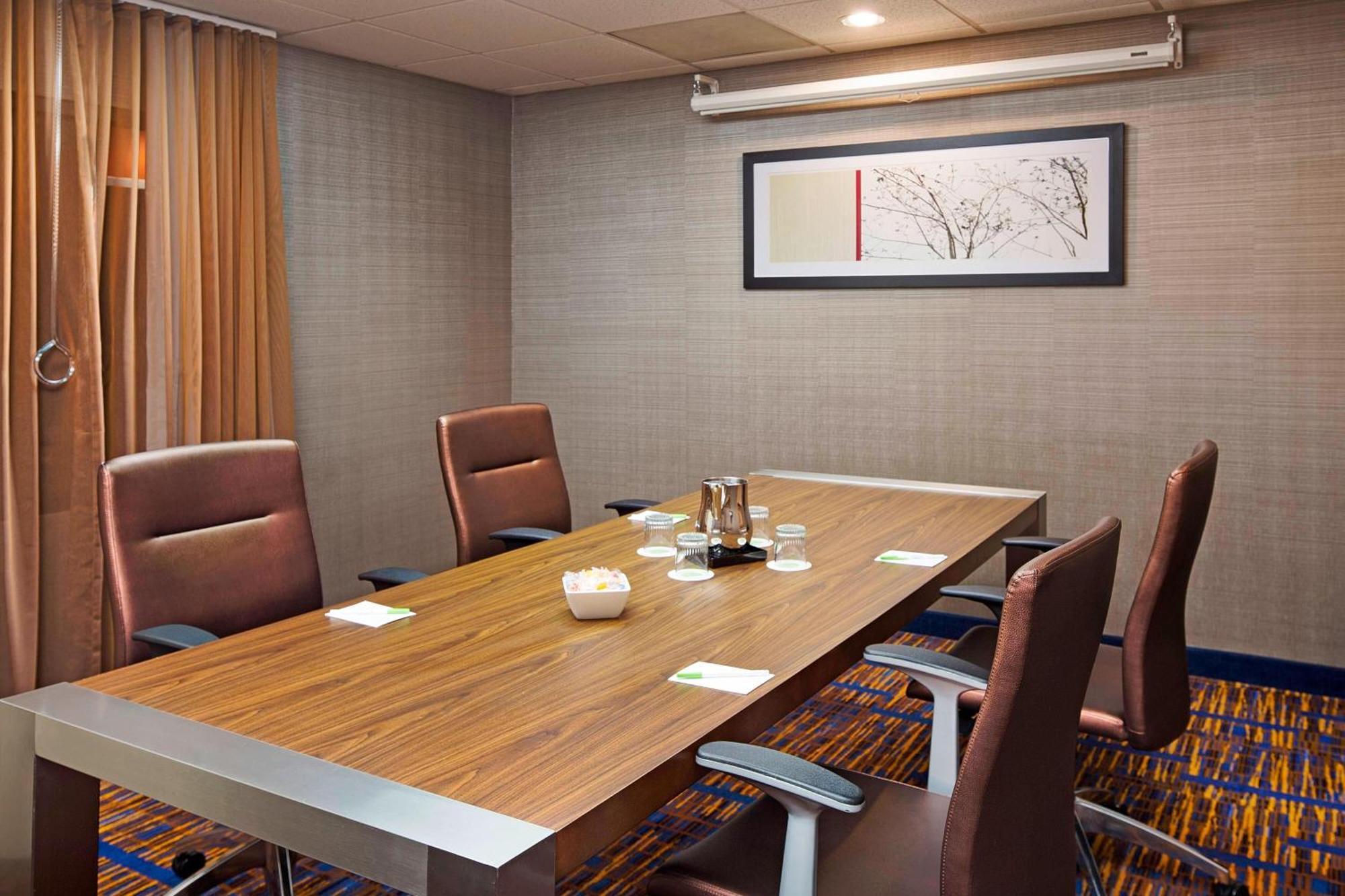 Courtyard Chicago Midway Airport Hotel Bedford Park Екстериор снимка