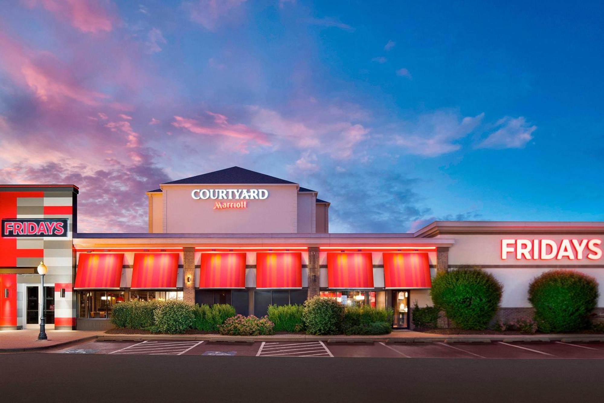 Courtyard Chicago Midway Airport Hotel Bedford Park Екстериор снимка