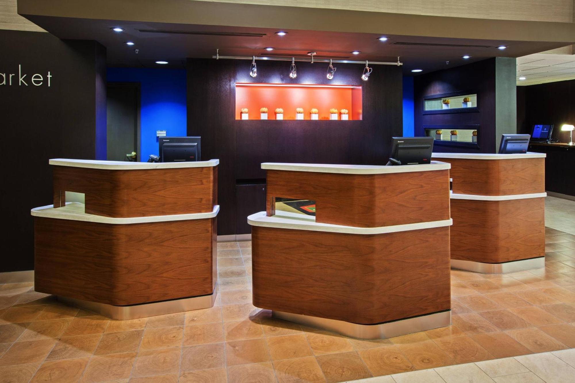 Courtyard Chicago Midway Airport Hotel Bedford Park Екстериор снимка