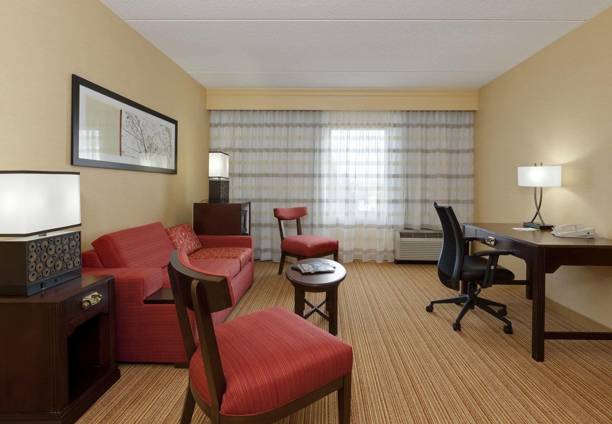 Courtyard Chicago Midway Airport Hotel Bedford Park Екстериор снимка